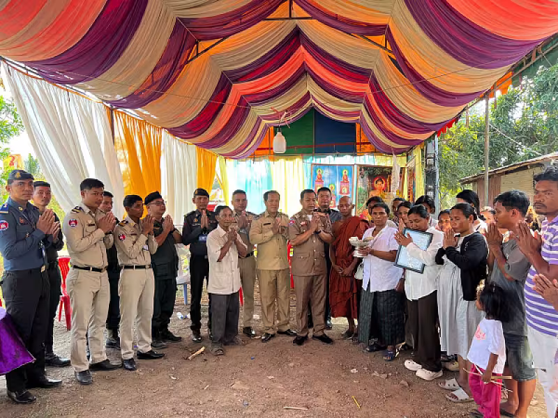 អ.ន.ក. ស្រុកបរវេល នាំយកថវិកាបេឡាមរណសង្គ្រោះជូនគ្រួសារសពជាសមាជិក - Image 2