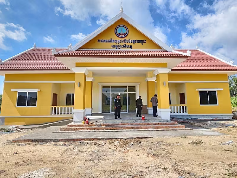 ប្រធាន អ.ន.ក. ខេត្តព្រសីហនុ ចុះពិនិត្យការសាងសង់ទីស្នាក់សមាគមខេត្ត - Image 3