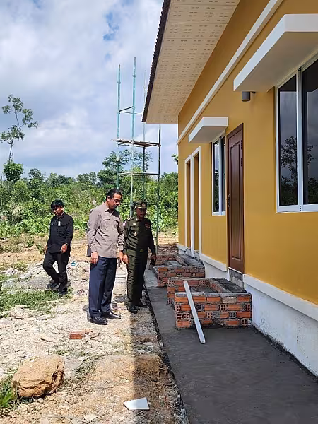 ប្រធាន អ.ន.ក. ខេត្តព្រសីហនុ ចុះពិនិត្យការសាងសង់ទីស្នាក់សមាគមខេត្ត - Image 5