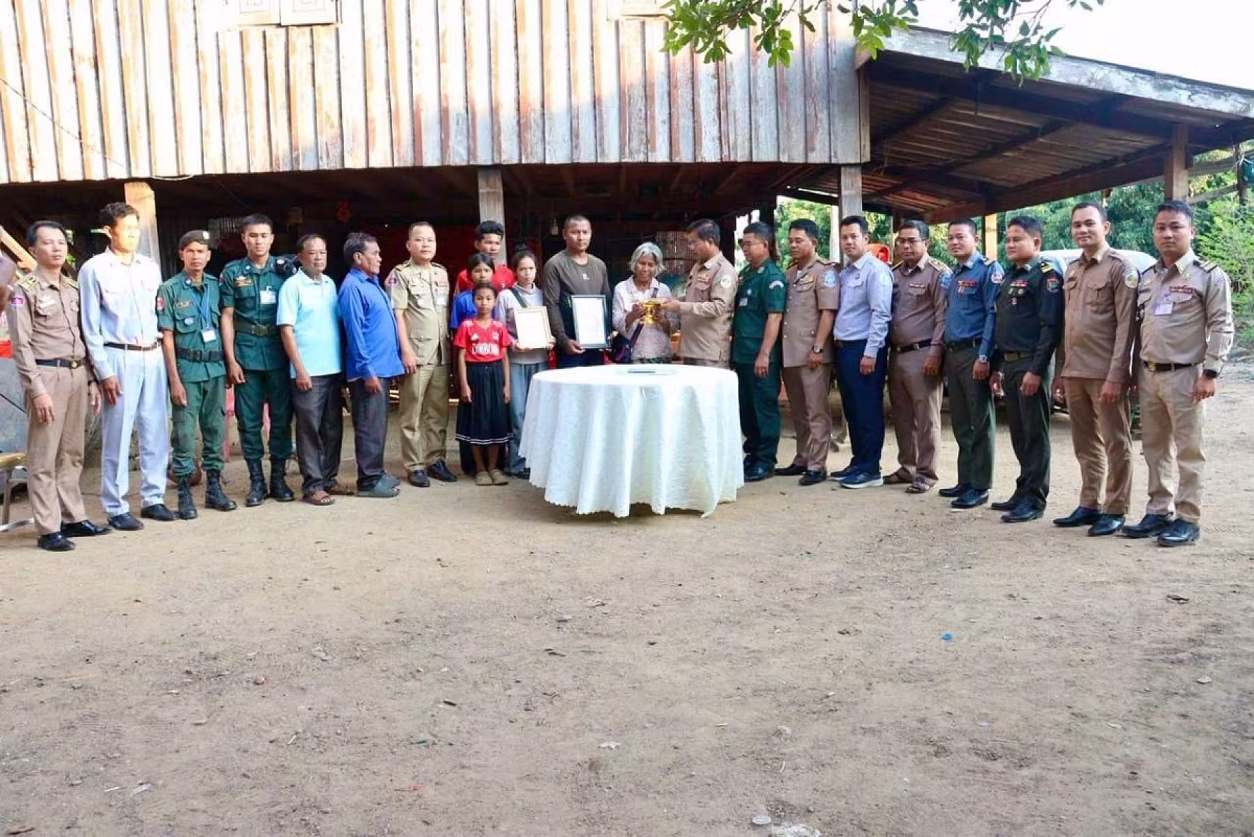 អ.ន.ក. ខេត្តប៉ៃលិន នាំយកថវិកា បេឡាមរណសង្គ្រោះជូនគ្រួសារសពសមាជិក