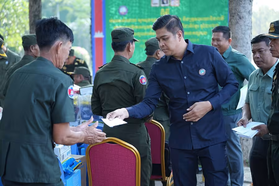 ឯកឧត្តម គីម សុផារុន នាំយកអំណោយជូនអតីតយុទ្ធជន និវត្តជន និងគ្រួសារពលីមរណៈ ៥០គ្រួសារក្នុងខេត្តកណ្ដាល  - Image 3