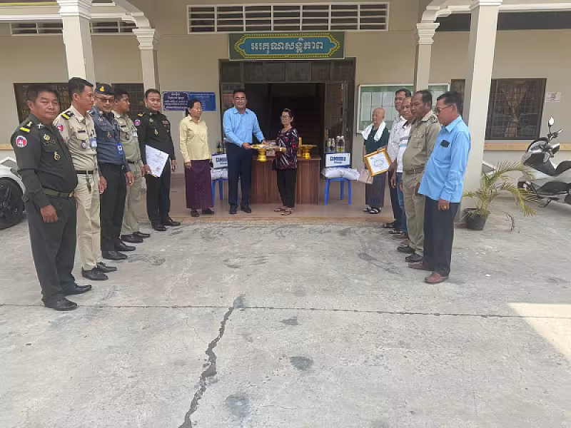 អ.ន.ក. ក្រុងដូនកែវ នាំយកអំណោយ និងថវិកាបេឡាមរណសង្គ្រោះជូនគ្រួសារសពសមាជិក - Image 2