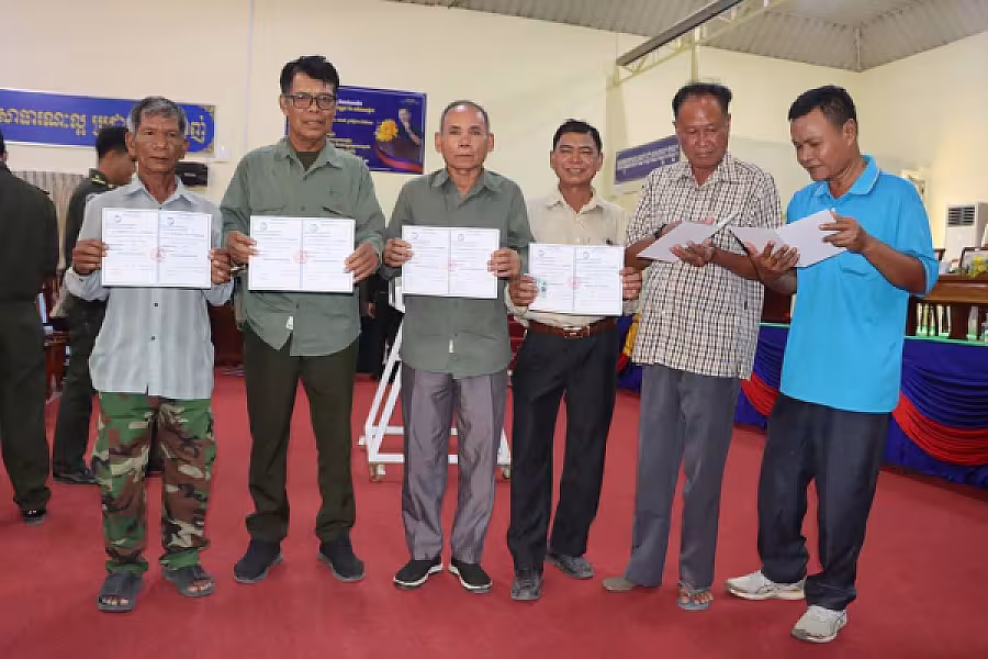 សមាជិក អ.ន.ក.ខេត្តកណ្តាល ចំនួន៥០គ្រួសារបានចាប់ឆ្នោតទទួលផ្ទះ និងដីឡូតិ៍ - Image 9