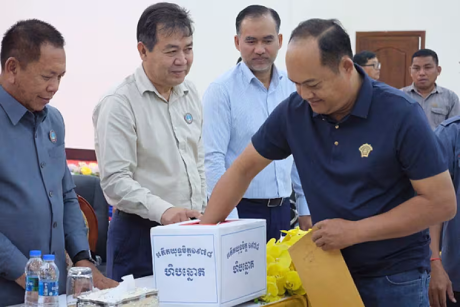 ក្រសួងរៀបចំដែនដីប្រារព្ធពិធីចាប់ឆ្នោតទទួលយកផ្ទះ និងដីឡូត៍លំនៅដ្ឋានជូនគណៈយុទ្ធមិត្តបម្រើកងទ័ពឆ្នាំ១៩៧៨ ចំនួន១២៦ខ្នងផ្ទះ - Image 2