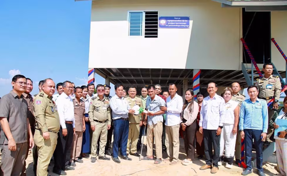 អ.ន.ក.ខេត្តសៀមរាប ចុះប្រគល់ផ្ទះជូនគណៈយុទ្ធមិត្តបម្រើកងទ័ពឆ្នាំ១៩៧៨ - Image 3