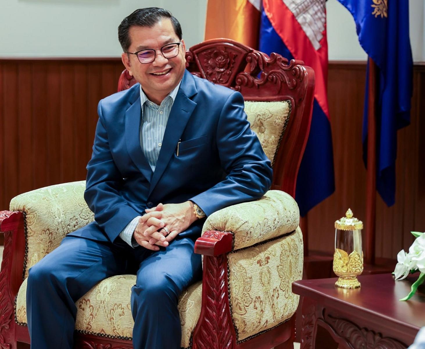 លោក​ វ៉ា ​សុធា​ ប្រធាន​មន្ទីរ​សេដ្ឋកិច្ច​និង​ហិរញ្ញវត្ថុ​រាជធានី​ភ្នំពេញ បាន​ចូល​រួម​ឧបត្ថម្ភ​ថវិកា​ចំនួន​ ៤លានរៀល​ ដេីម្បី​រៀបចំ​មហាសន្និបាត​វិសាមញ្ញ​តំណាង​សមាគម​អតីត​យុទ្ធ​ជន​កម្ពុជា​ទូទាំង​ប្រទេស​ 