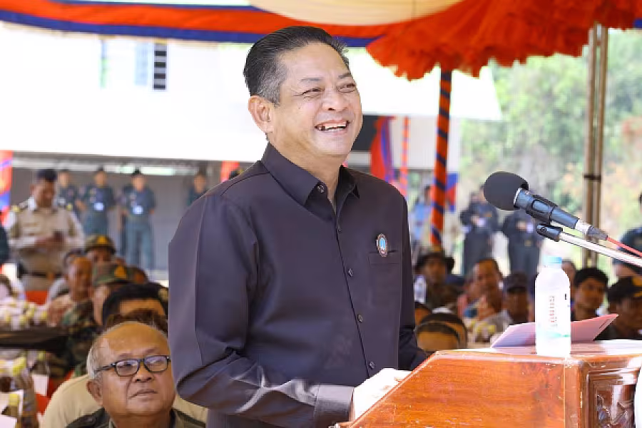 សម្តេចកិត្តិសង្គហបណ្ឌិត ម៉ែន សំអន អញ្ជើញប្រគល់ផ្ទះថ្មីជូនគណៈយុទ្ធមិត្តបម្រើកងទ័ពឆ្នាំ១៩៧៨ នៅខេត្តត្បូងឃ្មុំចំនួន ៥០ខ្នង - Image 2