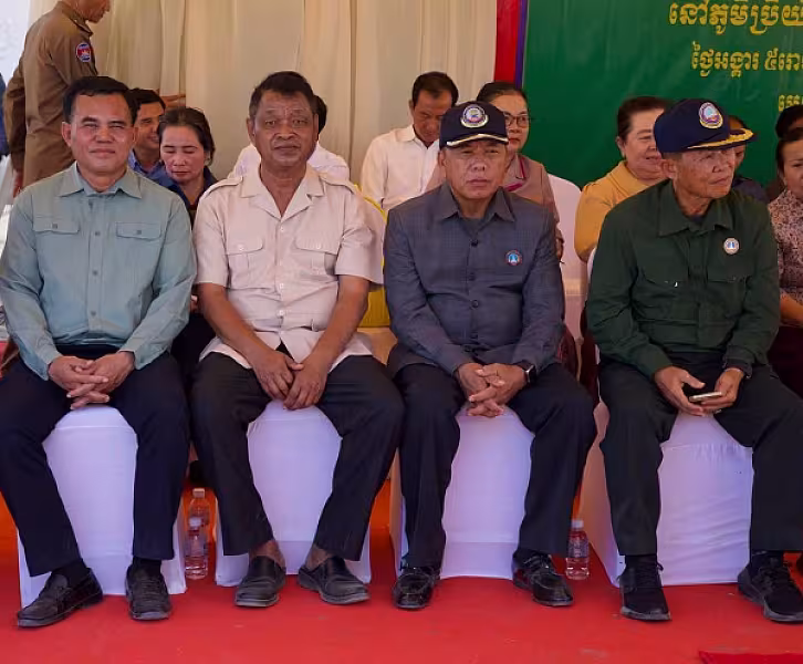 សម្តេចកិត្តិសង្គហបណ្ឌិត ម៉ែន សំអន អញ្ជើញប្រគល់ផ្ទះថ្មីជូនគណៈយុទ្ធមិត្តបម្រើកងទ័ពឆ្នាំ១៩៧៨ នៅខេត្តត្បូងឃ្មុំចំនួន ៥០ខ្នង - Image 4