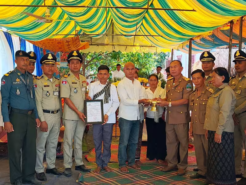 អ.ន.ក.ស្រុកអង្គរជុំ នាំយកថវិកាបេឡាមរណសង្គ្រោះជូនគ្រួសារសពសមាជិក 