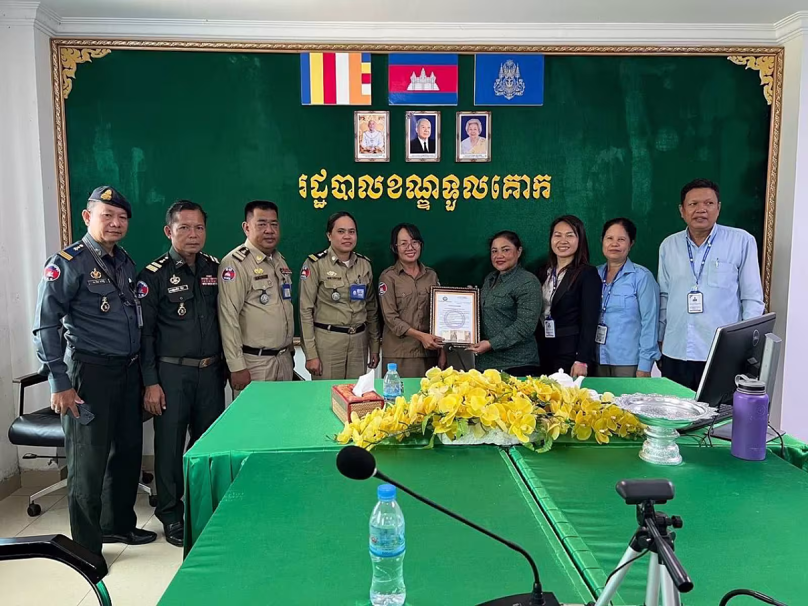 អ.ន.ក. រាជធានីភ្នំពេញ នាំយកអំណោយ និងថវិកាបេឡាមរណសង្គ្រោះជូនគ្រួសារសពសមាជិក