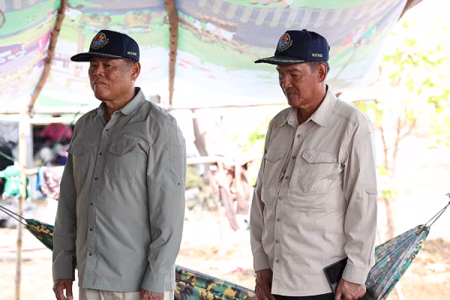 ឯកឧត្តម ទេសរដ្ឋមន្រ្តី គន់ គីម ចុះពិនិត្យផ្ទះភៀសសឹក បន្ទាប់ពីមានខ្យល់កន្រ្តាក់ ក្នុងខេត្តបន្ទាយមានជ័យ - Image 6