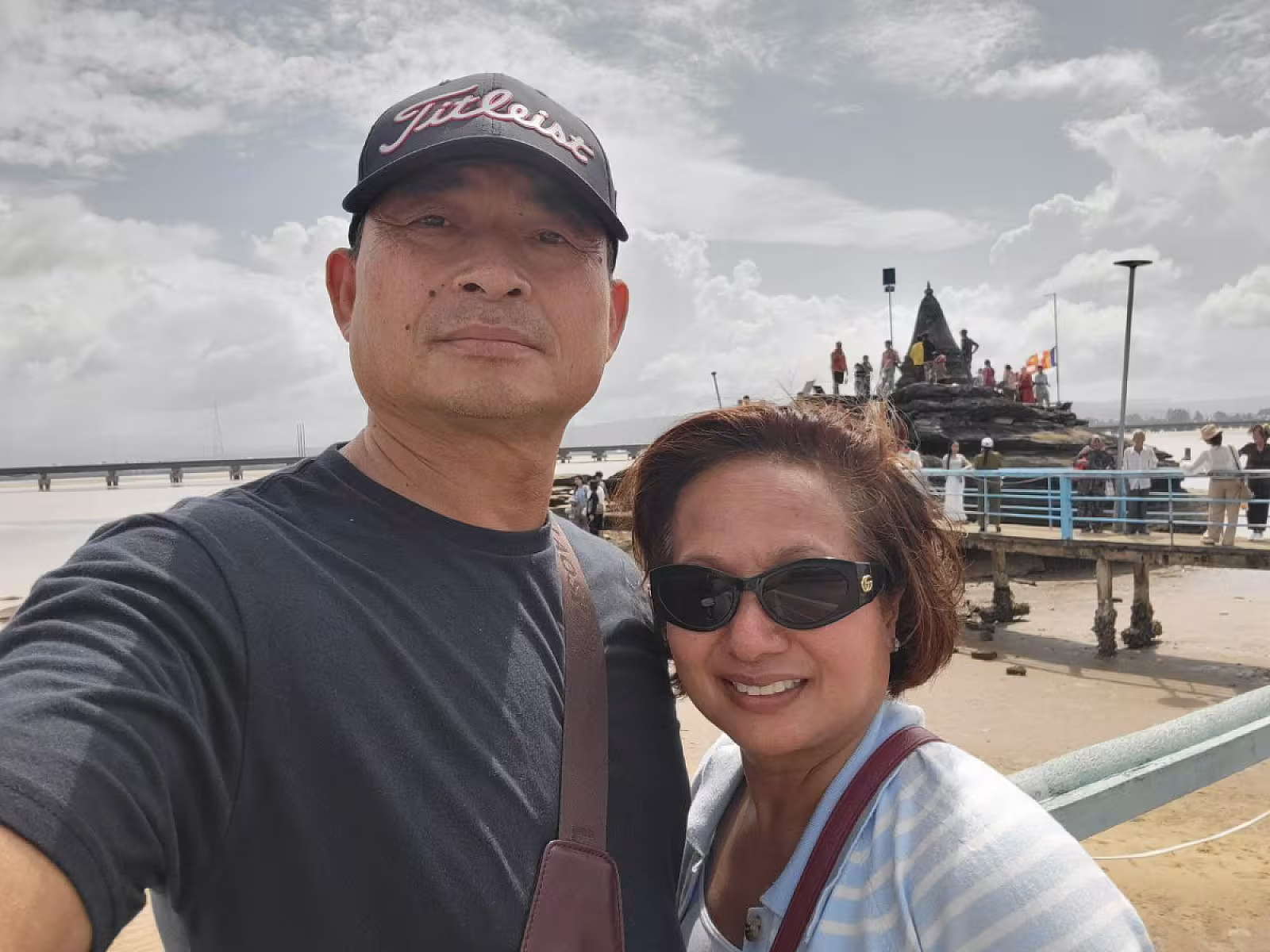 លោក ចាប ម៉ាលី និងលោកស្រី ជិន សោភ័ណ្ឌ ជាប្រជាពលរដ្ឋរស់នៅសហរដ្ឋអាម៉េរិក​​ បាន​ចូល​រួម​ឧបត្ថម្ភ​ថវិកា​ចំនួន​ 200ដុល្លារ​ ដេីម្បី​រៀបចំ​មហាសន្និបាត​វិសាមញ្ញ​តំណាង​សមាគម​អតីត​យុទ្ធ​ជន​កម្ពុជា​ទូទាំង​ប្រទេស​