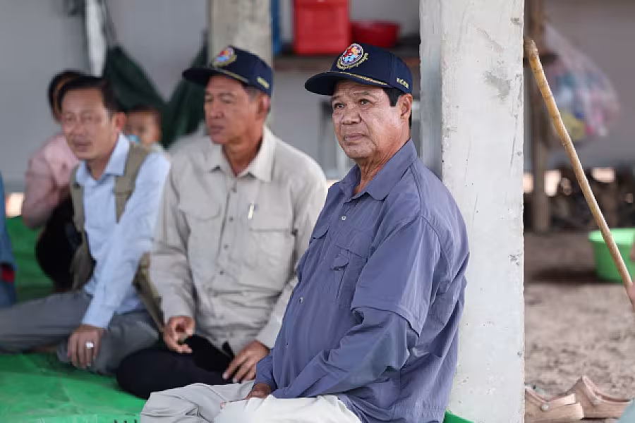 ឯកឧត្តម គន់ គីម ចុះពិនិត្យការតបណ្តាញទឹកស្អាតតាមខ្នងផ្ទះបណ្តោះអាសន្នរបស់អតីតយុទ្ធជនសម្រាប់ប្រជាពលរដ្ឋភៀសសឹក - Image 6