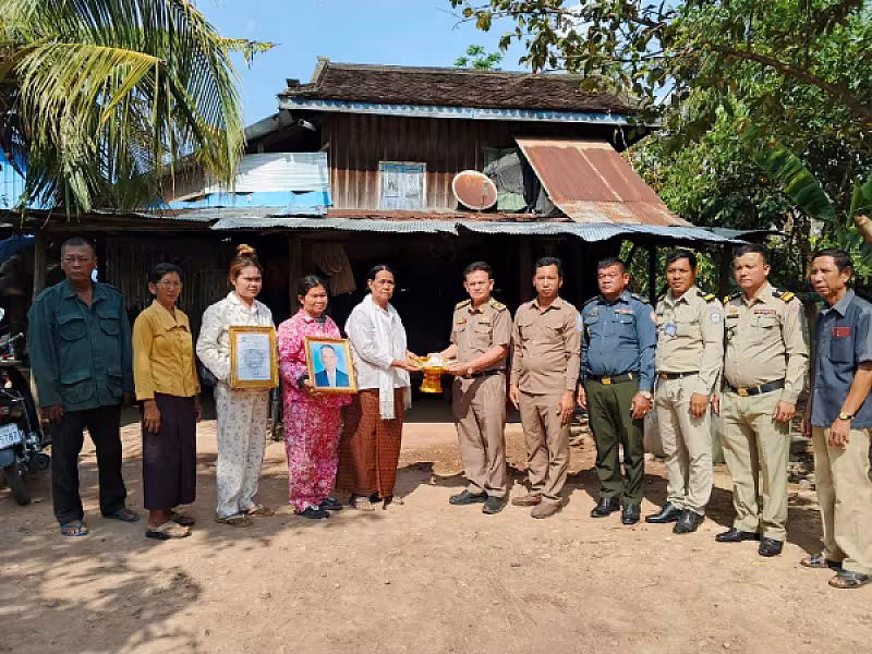 អ.ន.ក.ស្រុកមោងឫស្សី នាំយកថវិកាបេឡាមរណសង្គ្រោះជូនគ្រួសារសពជាសមាជិក - Image 2