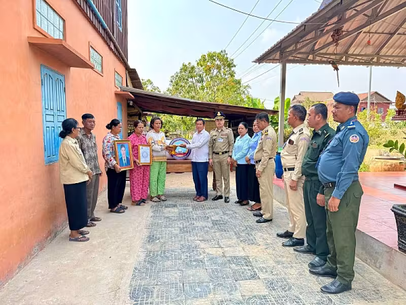 អ.ន.ក. ស្រុកពញាឮ នាំយកអំណោយ និងនាំយកថវិកាបេឡាមរណសង្គ្រោះជូនគ្រួសារសពសមាជិក