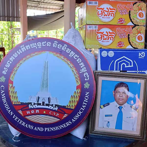 អ.ន.ក. ស្រុកមុខកំពូល នាំយកអំណោយ និងថវិកាបេឡាមរណសង្គ្រោះជូនគ្រួសារសពសមាជិក - Image 3