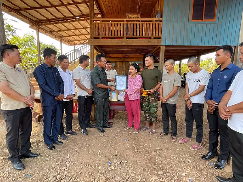 អ.ន.ក.ខេត្តស្ទឹងត្រែង នាំយកអំណោយ និងថវិកាបេឡាមរណសង្រ្គោះជូនគ្រួសារសពសមាជិក