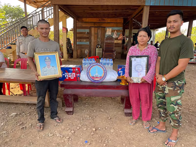 អ.ន.ក.ខេត្តស្ទឹងត្រែង នាំយកអំណោយ និងថវិកាបេឡាមរណសង្រ្គោះជូនគ្រួសារសពសមាជិក - Image 2