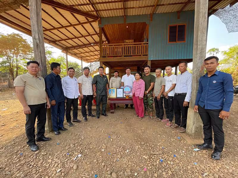 អ.ន.ក.ខេត្តស្ទឹងត្រែង នាំយកអំណោយ និងថវិកាបេឡាមរណសង្រ្គោះជូនគ្រួសារសពសមាជិក - Image 3