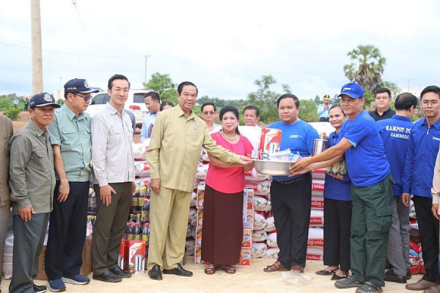 ឯកឧត្តម កិត្តិសង្គហបណ្ឌិត គន់ គីម ប្រគល់ផ្ទះ៣៨ខ្នង ជាអំណោយរបស់សម្ដេចមហាបវរធិបតី ហ៊ុន ម៉ាណែត ជូនអតីតយុទ្ធជន នៅស្រុកពញាក្រែក ខេត្តត្បូងឃ្មុំ - Image 5