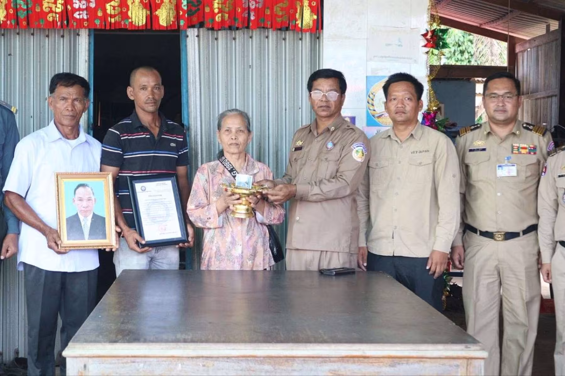អ.ន.ក.ខេត្តប៉ៃលិន នាំយកថវិកាបេឡាមរណសង្រ្គោះជូនគ្រួសារសមាជិក