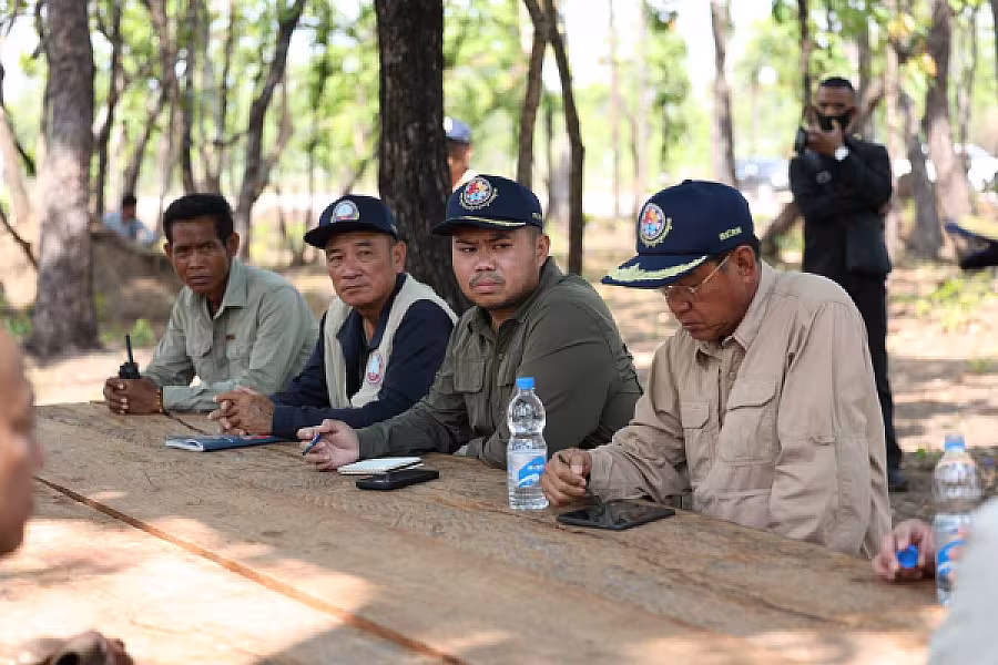 ឯកឧត្តម គន់ គីម អញ្ជើញចុះពិនិត្យការងារសាងសង់ផ្ទះ និងជួបពលរដ្ឋភៀសសឹកស្នាក់នៅផ្ទះបណ្តោះអាសន្នរបស់សមាគមអតីតយុទ្ធជន និងនិវត្តជនកម្ពុជា - Image 6