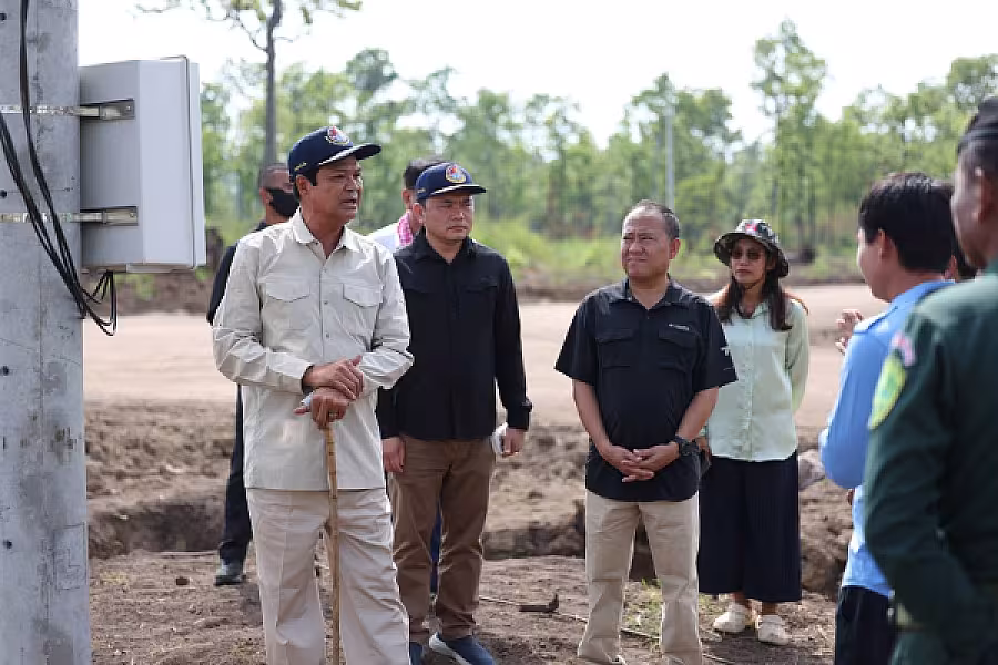 ឯកឧត្តម គន់ គីម អញ្ជើញចុះពិនិត្យការងារសាងសង់ផ្ទះ និងជួបពលរដ្ឋភៀសសឹកស្នាក់នៅផ្ទះបណ្តោះអាសន្នរបស់សមាគមអតីតយុទ្ធជន និងនិវត្តជនកម្ពុជា - Image 10