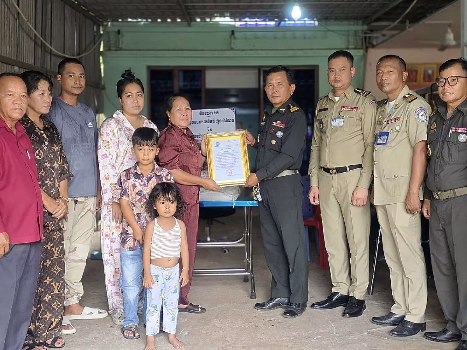 អ.ន.ក. ខេត្តព្រះសីហនុ នាំយកអំណោយ និងថវិកាបេឡាមរណសង្គ្រោះជូនគ្រួសារសពជាសមាជិក
