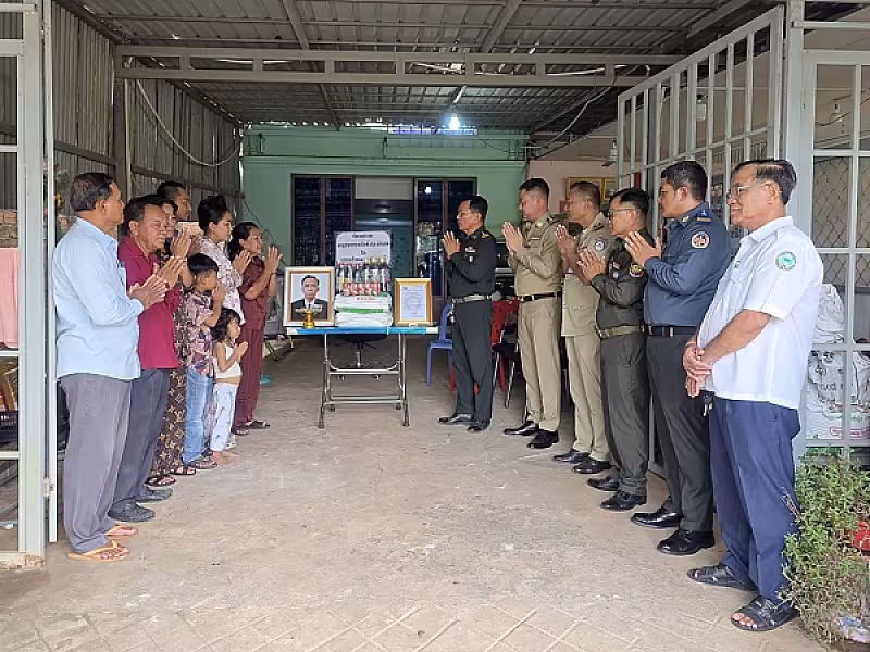 អ.ន.ក. ខេត្តព្រះសីហនុ នាំយកអំណោយ និងថវិកាបេឡាមរណសង្គ្រោះជូនគ្រួសារសពជាសមាជិក - Image 2