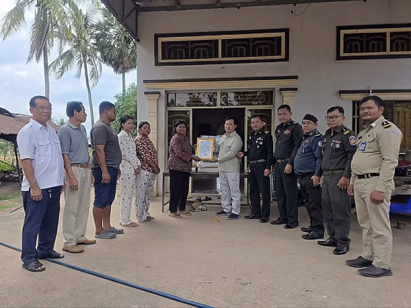 អ.ន.ក. ខេត្តព្រះសីហនុ នាំយកអំណោយ និងថវិកាបេឡាមរណសង្គ្រោះជូនគ្រួសារសពជាសមាជិក - Image 3