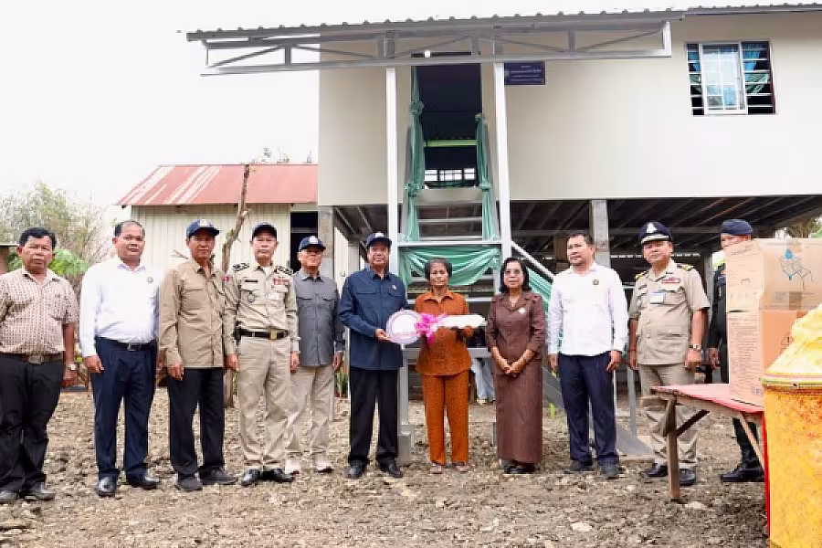 ‎ឯកឧត្តម គន់ គីម អញ្ជើញប្រគល់ផ្ទះជូនគ្រួសារសមាជិកពលីមានជីវភាពខ្វះខាត ក្នុងខេត្តកំពង់ចាម - Image 3