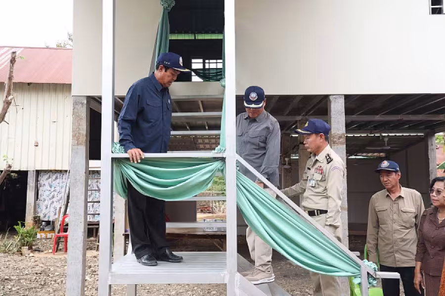 ‎ឯកឧត្តម គន់ គីម អញ្ជើញប្រគល់ផ្ទះជូនគ្រួសារសមាជិកពលីមានជីវភាពខ្វះខាត ក្នុងខេត្តកំពង់ចាម - Image 7