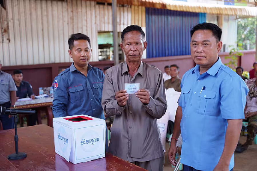 អតីតយុទ្ធជន២២គ្រួសារនៅខេត្តព្រៃវែងទទួលបានអំណោយផ្ទះថ្មីក្នុងភូមិសាស្រ្តខេត្តស្វាយរៀង - Image 5