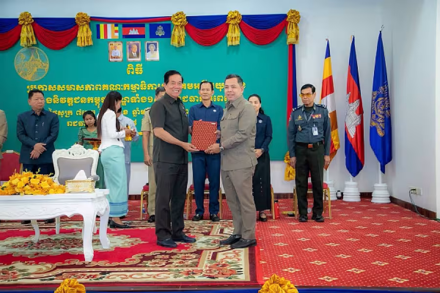 ឯកឧត្តម ឃួង ស្រេង អញ្ជើញជាអធិបតីពិធីប្រកាសសមាសភាព អ.ន.ក.ខណ្ឌទាំង១៤នៃរាជធានីភ្នំពេញ - Image 9