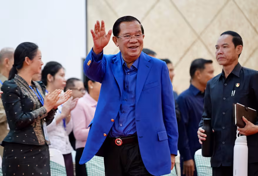 សម្តេចតេជោ ហ៊ុន សែន អញ្ជើញសំណេះសំណាលជាមួយក្រុមប្រឹក្សាខេត្ត ក្រុង ស្រុក ឃុំ សង្កាត់ និងថ្នាក់ដឹកនាំមន្ទីរ អង្គភាពនានាជុំវិញខេត្តកំពត-កែប