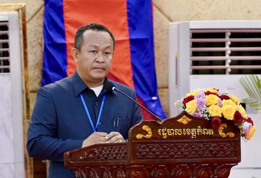 សម្តេចតេជោ ហ៊ុន សែន អញ្ជើញសំណេះសំណាលជាមួយក្រុមប្រឹក្សាខេត្ត ក្រុង ស្រុក ឃុំ សង្កាត់ និងថ្នាក់ដឹកនាំមន្ទីរ អង្គភាពនានាជុំវិញខេត្តកំពត-កែប - Image 5