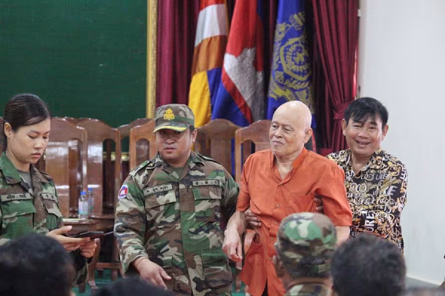 ឯកឧត្តម ឆាយ ឫទ្ធិសែន អញ្ជើញសំណេះសំណាលជាមួយអតីតយុទ្ធជន និវត្តជន នាយទាហាន និងទាហាន នៅខេត្តកំពង់ឆ្នាំង - Image 10