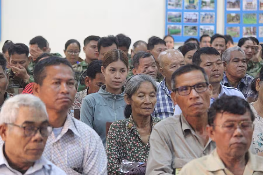 ឯកឧត្តម ឆាយ ឫទ្ធិសែន អញ្ជើញសំណេះសំណាលជាមួយអតីតយុទ្ធជន និវត្តជន នាយទាហាន និងទាហាន នៅខេត្តកំពង់ឆ្នាំង - Image 11