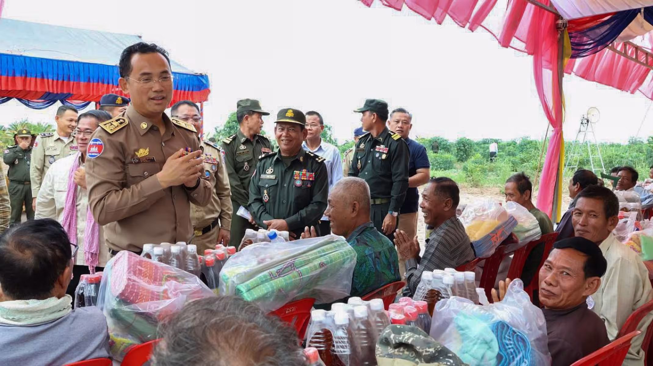 ឯកឧត្ដម នួន ផារ័ត្ន ផ្តល់ថវិកាសាងសង់សាលប្រជុំនៅមណ្ឌលអភិវឌ្ឍន៍អតីតយុទ្ធជនមរតកតេជោធិបតី ថ្លុកព្រីង