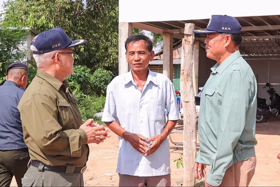 ឯកឧត្តម អ៊ុក ឃ្នួច អញ្ជើញប្រគល់ផ្ទះ២ខ្នង ជូនអតីតយុទ្ធជន និងគ្រួសារពលីមានដីអត់ផ្ទះ ក្នុងខេត្តបាត់ដំបង - Image 8