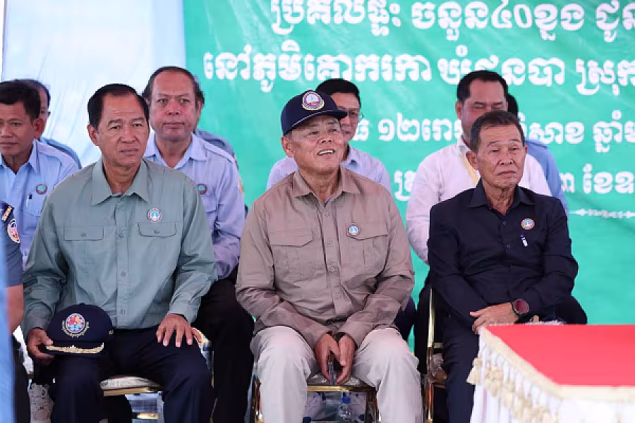 ឯកឧត្តម គន់ គីម អញ្ជើញប្រគល់ផ្ទះចំនួន ៤០ខ្នង របស់អ្នកឧកញ៉ា វិញ ហួរ ប្រគល់ជូនអតីតយុទ្ធជន និងនិវត្តជន ក្នុងខេត្តបាត់ដំបង - Image 10