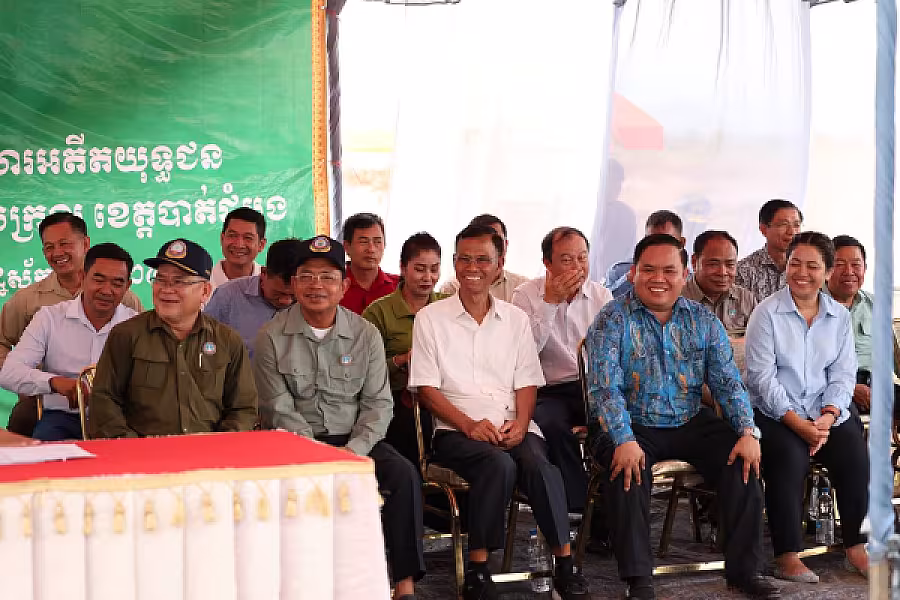 ឯកឧត្តម គន់ គីម អញ្ជើញប្រគល់ផ្ទះចំនួន ៤០ខ្នង របស់អ្នកឧកញ៉ា វិញ ហួរ ប្រគល់ជូនអតីតយុទ្ធជន និងនិវត្តជន ក្នុងខេត្តបាត់ដំបង - Image 11