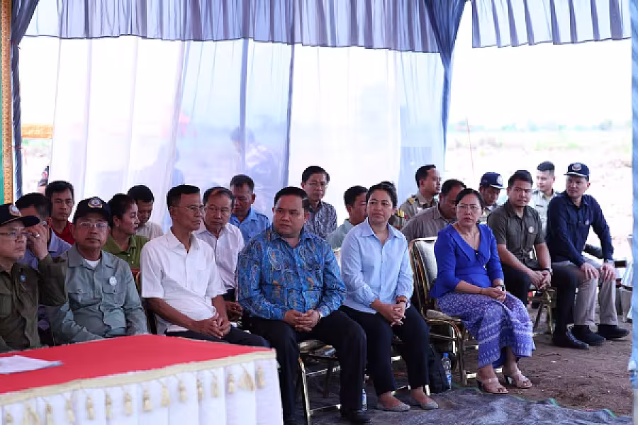 ឯកឧត្តម គន់ គីម អញ្ជើញប្រគល់ផ្ទះចំនួន ៤០ខ្នង របស់អ្នកឧកញ៉ា វិញ ហួរ ប្រគល់ជូនអតីតយុទ្ធជន និងនិវត្តជន ក្នុងខេត្តបាត់ដំបង - Image 12