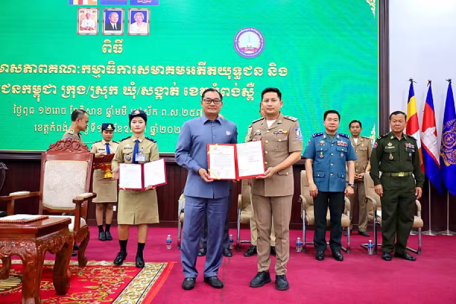 អ.ន.ក.ខេត្តកំពង់ស្ពឺ រៀបចំពិធីប្រកាសសមាសភាពថ្នាក់ដឹកនាំគណៈកម្មាធិការនិងពិធីអបអរសាទរខួបលើកទី១៩ ទិវាអតីតយុទ្ធជន និងនិវត្តជនកម្ពុជា  - Image 11