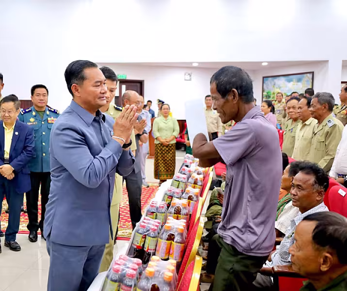 អ.ន.ក.ខេត្តកំពង់ស្ពឺ រៀបចំពិធីប្រកាសសមាសភាពថ្នាក់ដឹកនាំគណៈកម្មាធិការនិងពិធីអបអរសាទរខួបលើកទី១៩ ទិវាអតីតយុទ្ធជន និងនិវត្តជនកម្ពុជា  - Image 17