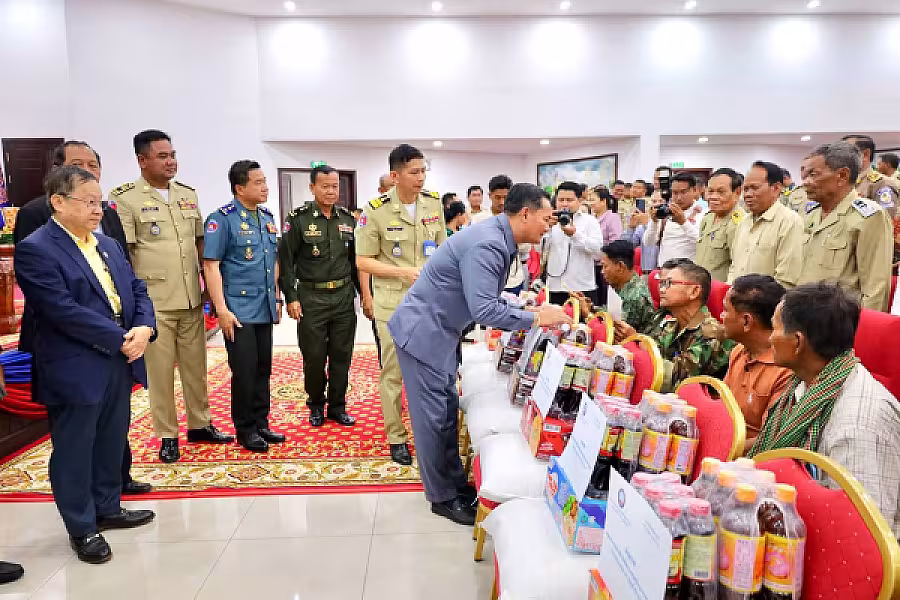 អ.ន.ក.ខេត្តកំពង់ស្ពឺ រៀបចំពិធីប្រកាសសមាសភាពថ្នាក់ដឹកនាំគណៈកម្មាធិការនិងពិធីអបអរសាទរខួបលើកទី១៩ ទិវាអតីតយុទ្ធជន និងនិវត្តជនកម្ពុជា  - Image 18