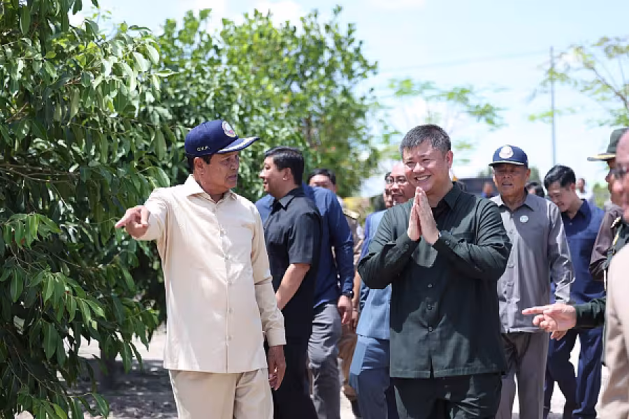 ផ្ទះ១០០ខ្នង ជាអំណោយរបស់សម្តេចធិបតី ហ៊ុន ម៉ាណែត និងលោកជំទាវ ពេជ ចន្ទមុនី បានប្រគល់ជូនអតីតយុទ្ធជន មកពីខេត្តកណ្តាល និងខេត្តកំពង់ឆ្នាំង - Image 11