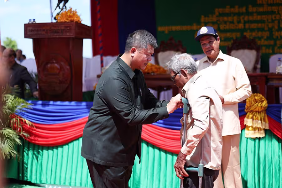 ផ្ទះ១០០ខ្នង ជាអំណោយរបស់សម្តេចធិបតី ហ៊ុន ម៉ាណែត និងលោកជំទាវ ពេជ ចន្ទមុនី បានប្រគល់ជូនអតីតយុទ្ធជន មកពីខេត្តកណ្តាល និងខេត្តកំពង់ឆ្នាំង - Image 17