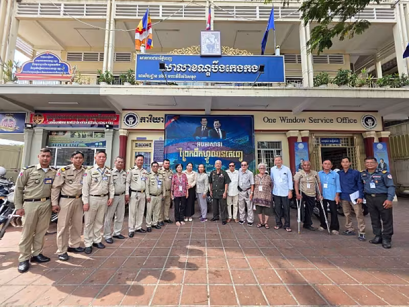អ.ន.ក.រាជធានីភ្នំពេញ នាំយកថវិកាឧបត្ថម្ភជូនសមាជិកចំនួន ១៥០នាក់តាមខ្នងផ្ទះ - Image 3