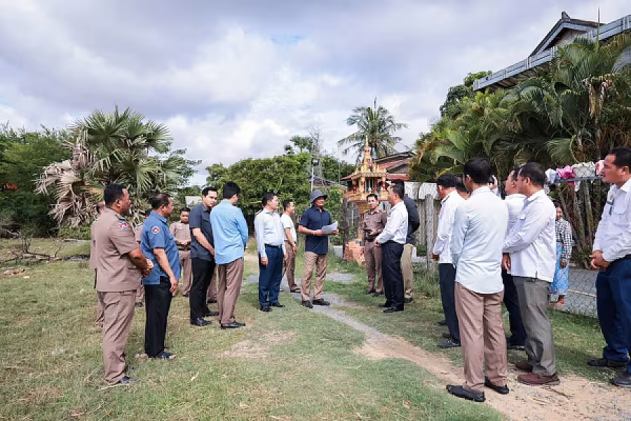 ឯកឧត្តម ជាម ច័ន្ទសោភ័ណ  អញ្ជើញចុះពិនិត្យទីតាំងគ្រោងសាងសង់អគារ អ.ន.ក. ខេត្តកំពង់ស្ពឺ  - Image 3